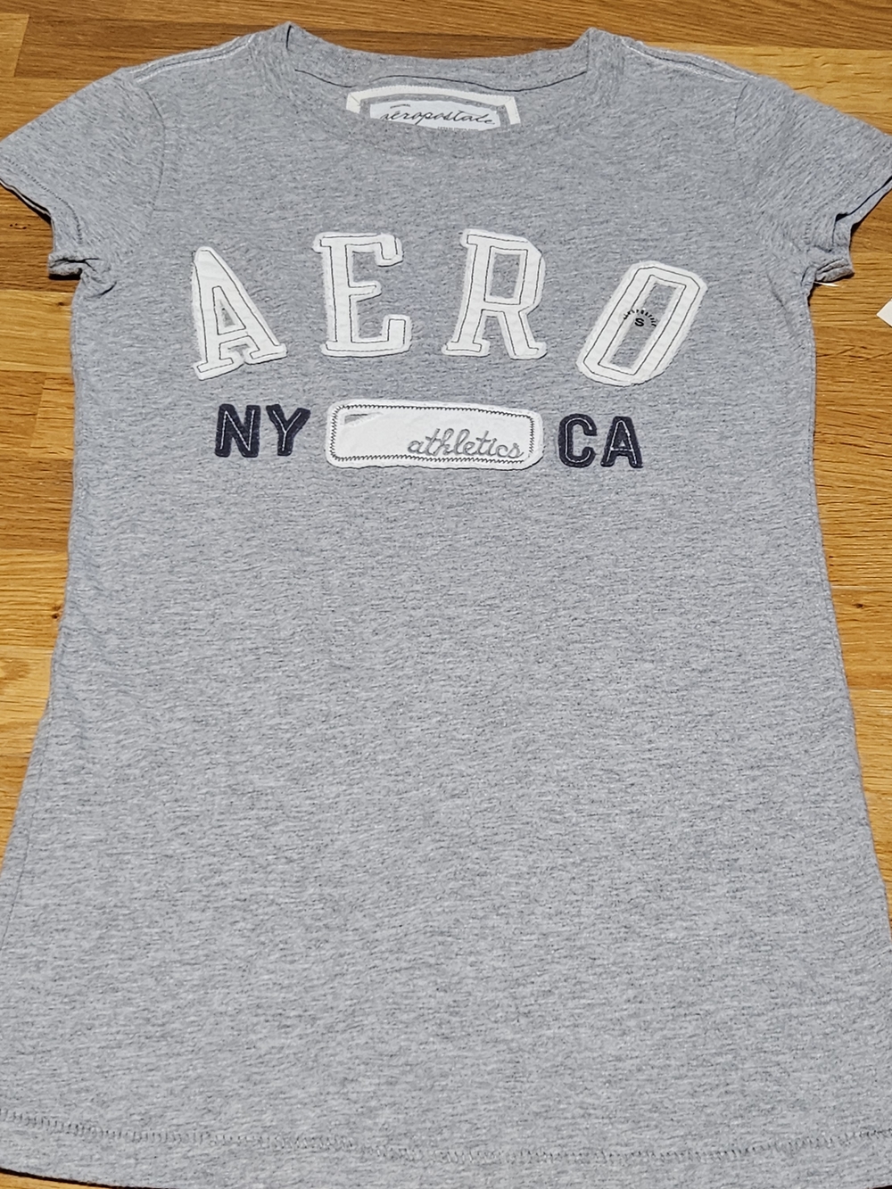 Aeropostale Gray T-Shirt Size Small NWT